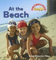 En la Playa / At the Beach (Rebus) 0761426094 Book Cover