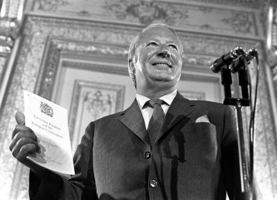 Britain and the Process of European Integration: Continuity and Policy Change from Attlee to Heath 1848855648 Book Cover