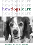 How Dogs Learn (Howell Reference Books) 0876053711 Book Cover