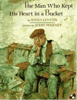 The Man Who Kept His Heart in a Bucket 0590459228 Book Cover