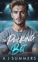 The Pucking Bet: Eine prickelnde College-Hockey-Romance: Fake Dating auf dünnem Eis (Defenders Tagebücher) (German Edition) B0GVK82BJW Book Cover
