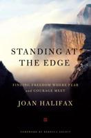 Al borde del abismo: Encontrar la libertad donde se cruzan el miedo y el coraje 1250101344 Book Cover