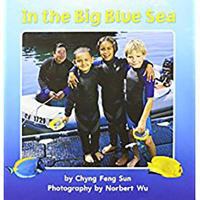 In the big blue sea 0547009402 Book Cover