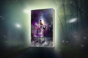 Tarot Decoded: A Unique Path to Mastering Tarot 1946842028 Book Cover