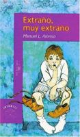 Extrano Muy Extrano/strange, Very Strange (Osito/Little Bear) 8420469505 Book Cover