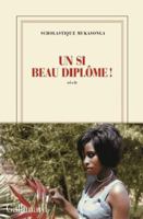 Un si beau diplôme ! (French Edition) 2072781590 Book Cover