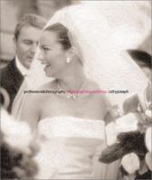 Photographing Weddings (Professional Photography Series) 2880465524 Book Cover