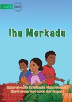 At The Market - Iha Merkadu 1922621889 Book Cover