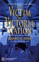 The Victim In Victoria Station 0802733379 Book Cover