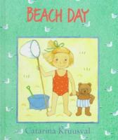 Beach Day 9129639239 Book Cover