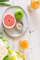 My Journal: Calorie Tracking Food Logbook - 6x9 - 120 pages - Sections to record Breakfast, Lunch, & Dinner, Servings, Workouts, Calories, and Notes - Matte Cover Food Log 1673744249 Book Cover