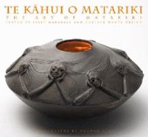 Te Kahui O Matariki: Contemporary Maori Art Of Matariki 0143009346 Book Cover