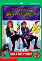 The Case of the Rock & Roll Mystery (The New Adventures of Mary-Kate & Ashley, #6) 0590294024 Book Cover