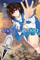 Strike the Blood, Vol. 5 (manga) (Strike the Blood 0316361852 Book Cover