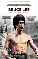 Bruce Lee : The Life of a Legend 1909715956 Book Cover