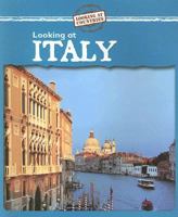 Descubramos Italia/Looking at Italy (Descubramos Paises Del Mundo/Looking at Countries) 0836876709 Book Cover