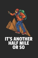 Wandern Bergsteigen Notizbuch: Wandern Bergsteigen Notizbuch für Liebhaber / Notizheft / Notizblock A5 (6x9in) Dotted Notebook / Punkteraster / 120 gepunktete Seiten (German Edition) 1671741951 Book Cover