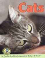 Cats (Early Bird Nature Books) 0822530325 Book Cover