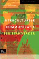 Interculturele Communicatie: Een Stap Verder 9031351326 Book Cover