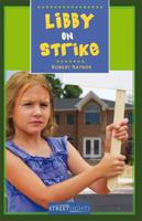 Libby on Strike (Streetlights) 1552770346 Book Cover