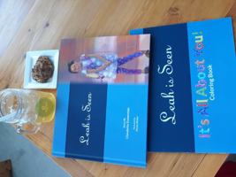 Leah is Seen 099947331X Book Cover