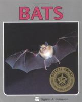 Bats (Lerner Natural Science Book) 0822595001 Book Cover