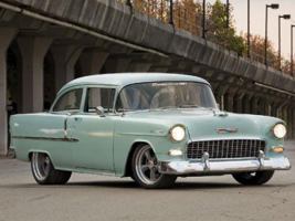 Chevrolet '55-'56 Restoration Guide (Authentic Restoration Guides) 0879385812 Book Cover
