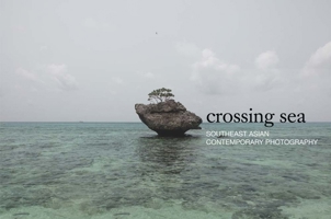 Crossing Sea 3958294952 Book Cover