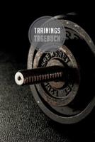 Trainingstagebuch: 120 Seiten I Gr��e ca. Dina 5 I Platz f�r 118 Trainingseinheiten I Dein idealer Begleiter f�rs Fitnessstudio I 107792478X Book Cover