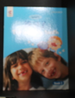 OEC Level 1 Student's Book 3: The Wobbly Tooth 0199429707 Book Cover