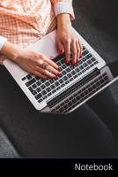 Notebook: Computer, M�dchen, M�dchen, H�nde Notizbuch / Tagebuch / Schreibheft / Notizen - 6 x 9 Zoll (15,24 x 22,86 cm), 150 Seiten, gl�nzende Oberfl�che. 1701560372 Book Cover